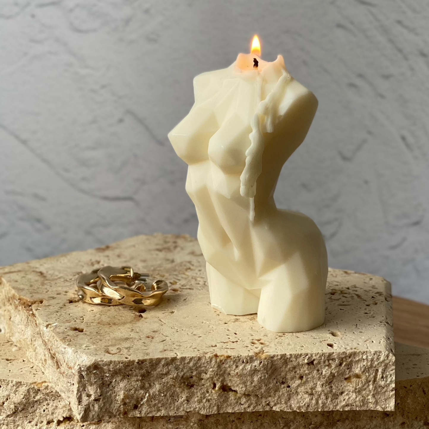 Queen sculptural soy wax candle