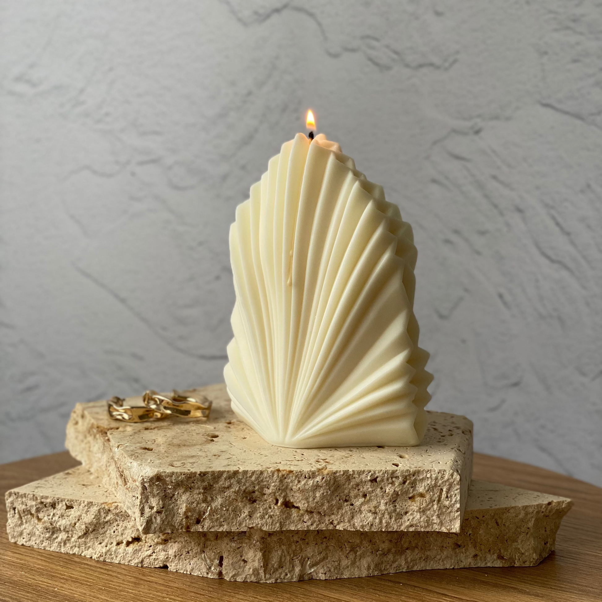 Hamptons Sculptural Palm Soy Wax Candle