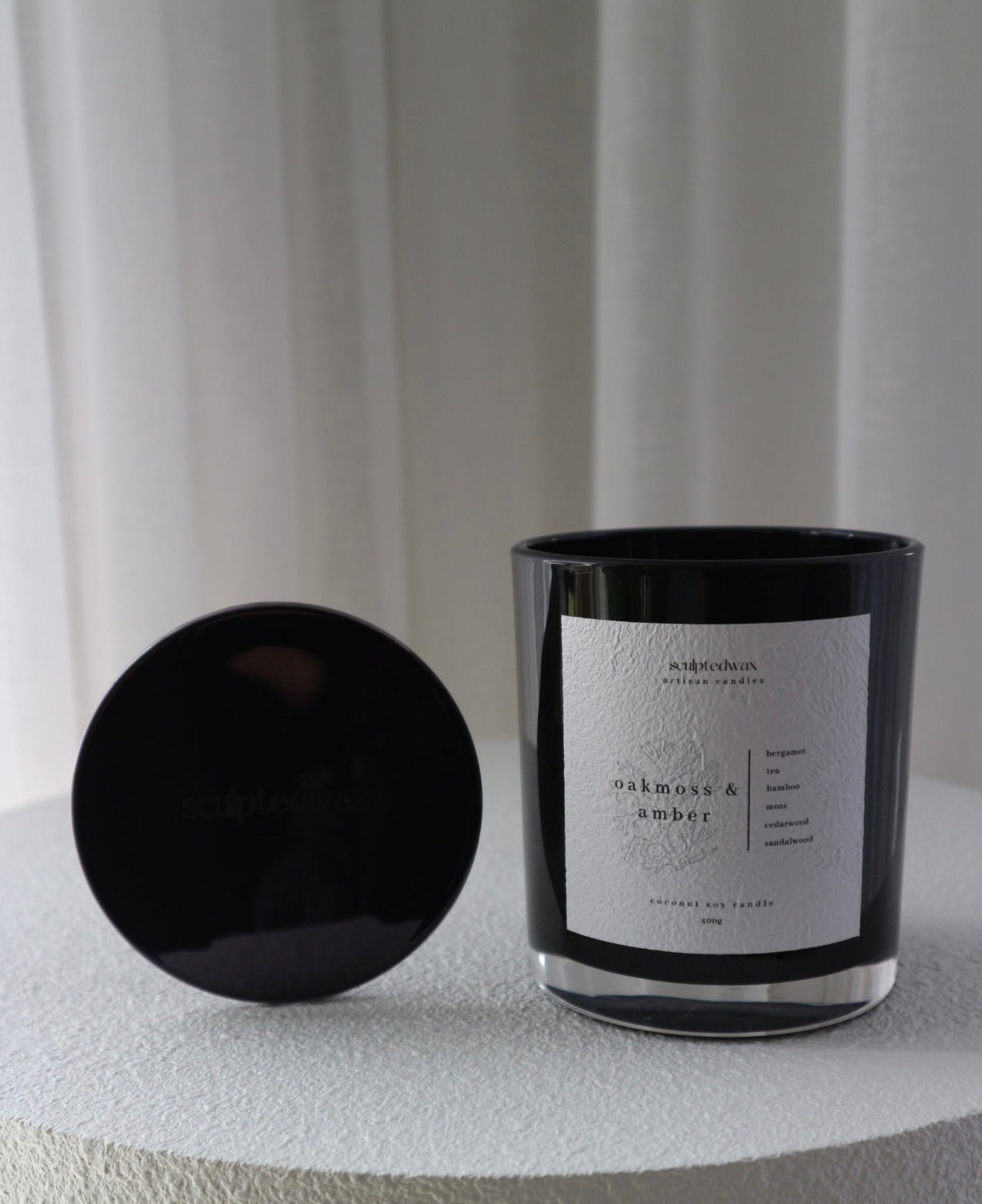 Eco friendly Oakmoss and amber scented candles l
